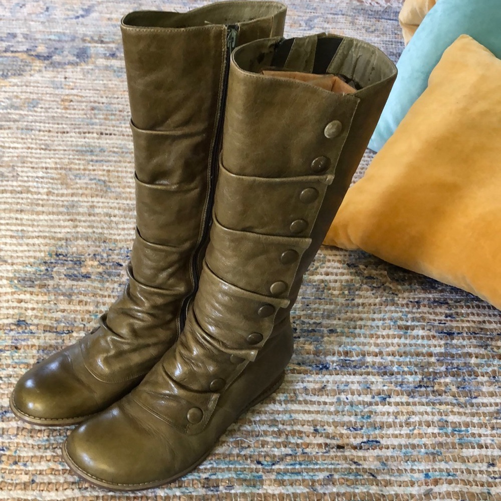 Cool green slouchy boots